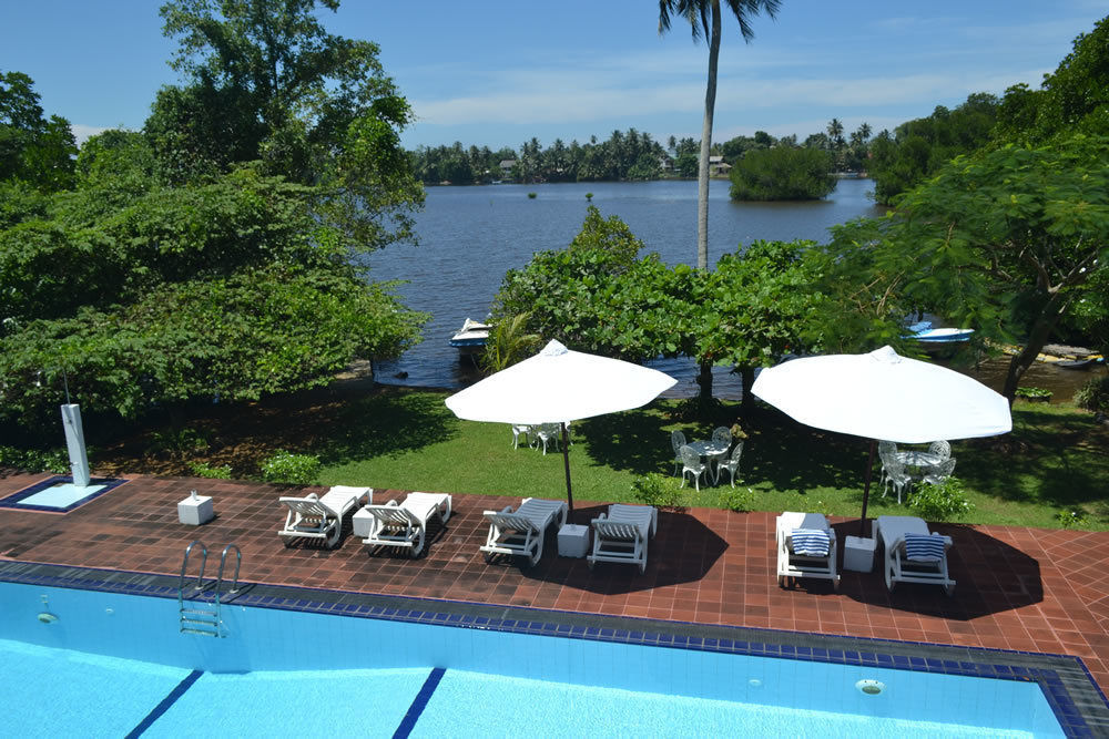 Waterside Bentota Hotel Bagian luar foto